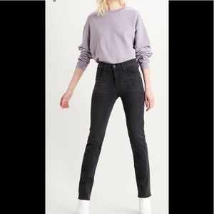 Dark Slate 724 Cropped Levi Jeans